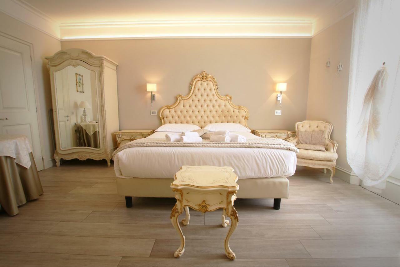 Hotel Villa Margherita เควร์ชาเนลลา ภายนอก รูปภาพ